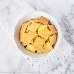 Easiest Curry Parmesan Crackers