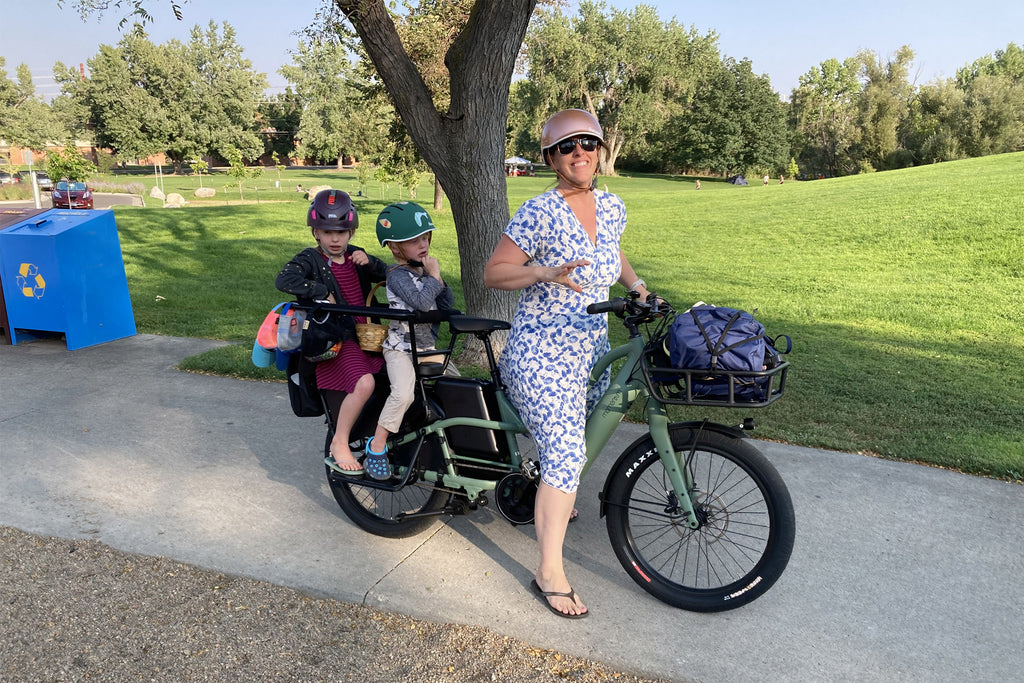 Cargo E-Bike Review: The Momentum PakYak E+ Eats Big Hills for Lunch Even Under Load